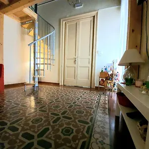 Lina's House Katania